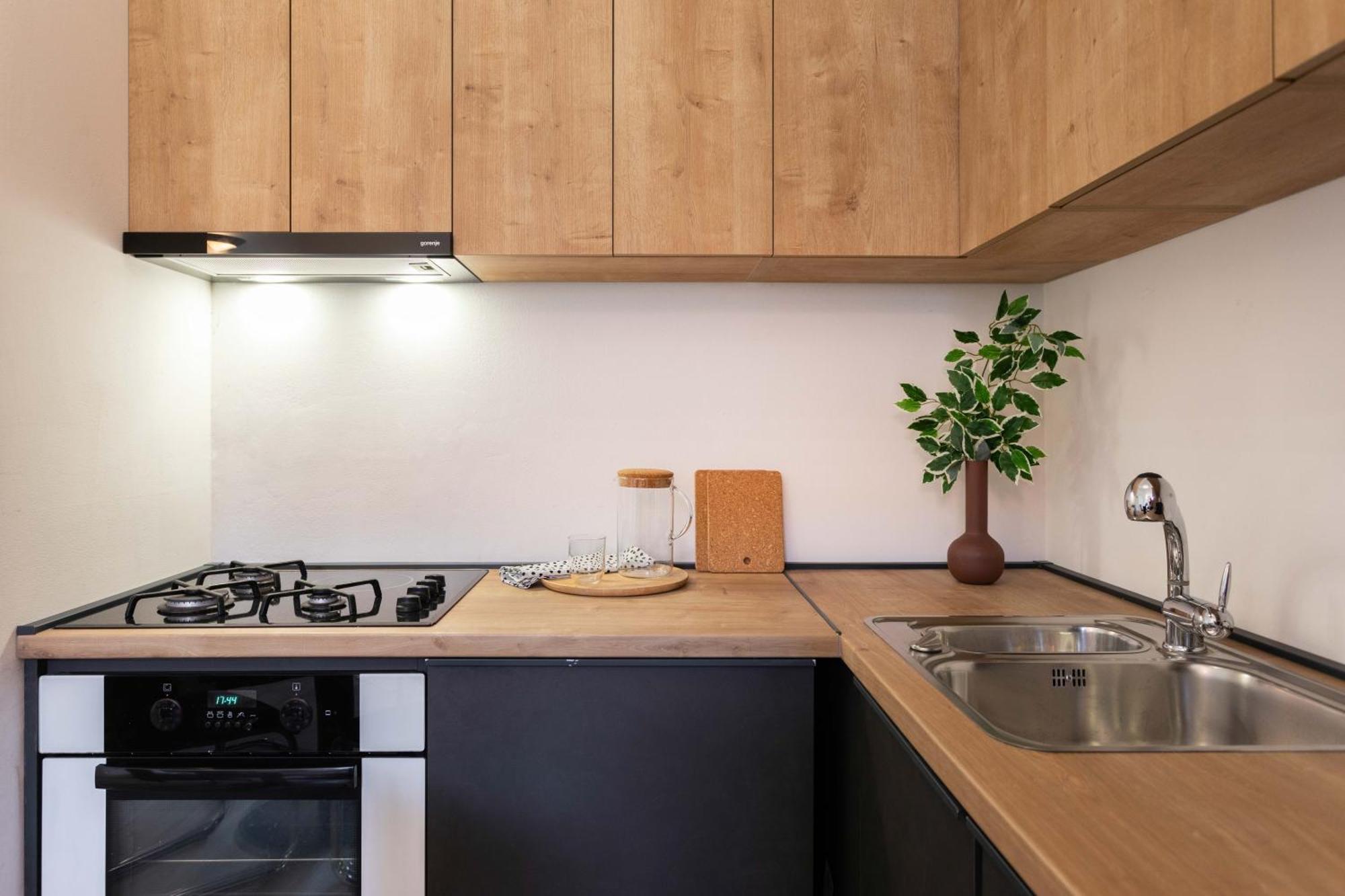 Design And Modern Apartments In Heart Of Zagabria Esterno foto