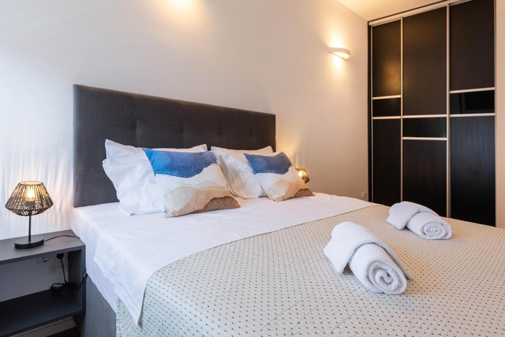 Design And Modern Apartments In Heart Of Zagabria Esterno foto